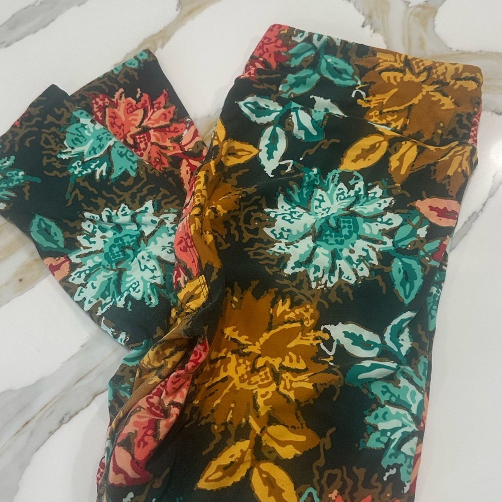 LuLaRoe Multicolor Camouflage Leggings